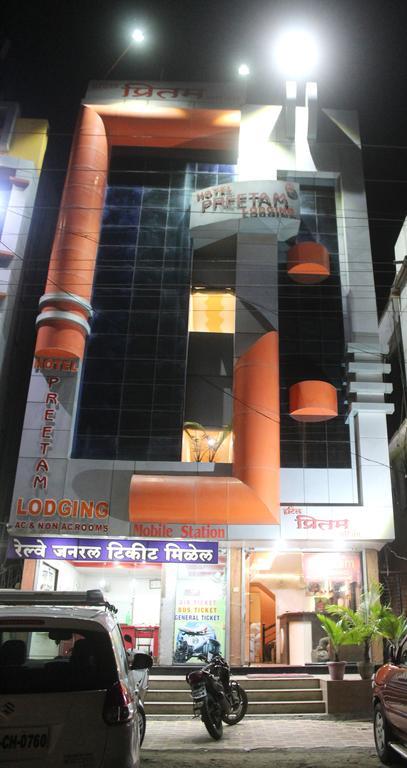 Hotel Preetam Aurangabad Bagian luar foto