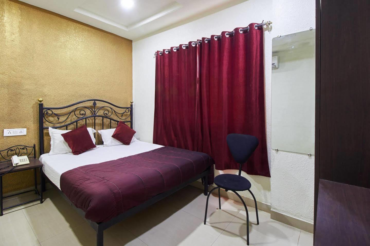 Hotel Preetam Aurangabad Bagian luar foto