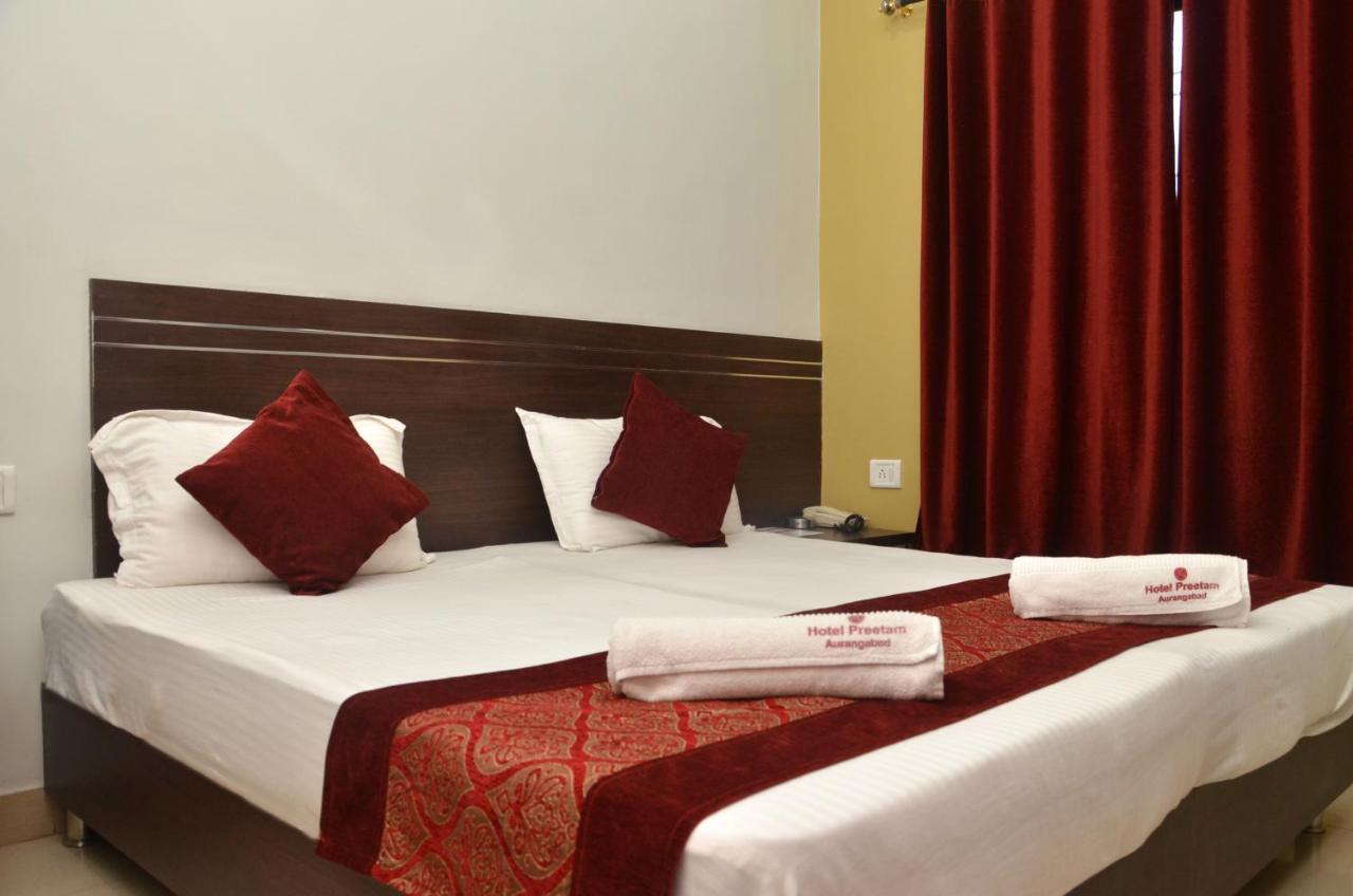 Hotel Preetam Aurangabad Bagian luar foto